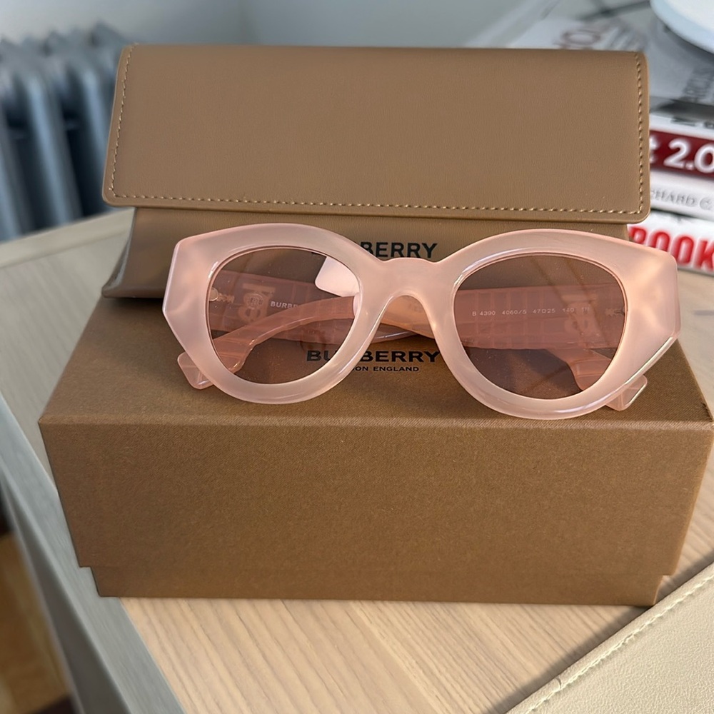 NWT pink Burberry sunglasses